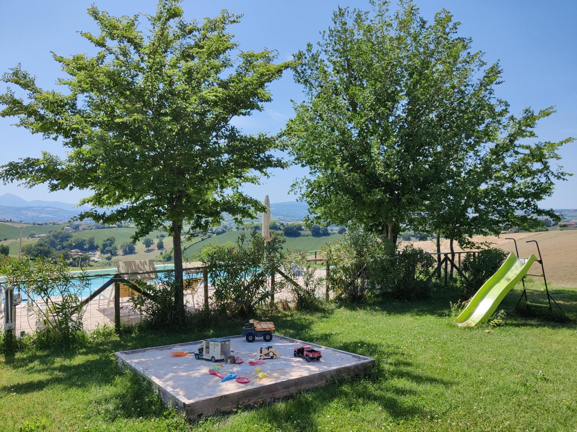 Castelleone di Suasa Rustico Del Bozzo 게스트하우스 외부 사진